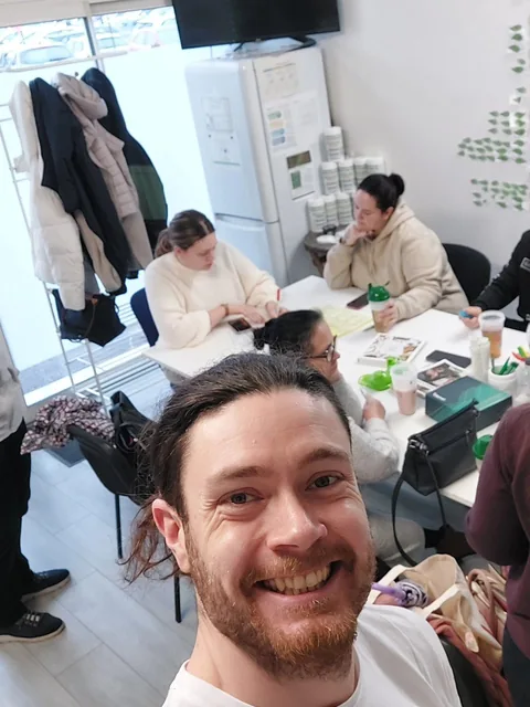 Le coach et les membres du club Le Sunrise nutrition, à Cormontreuil